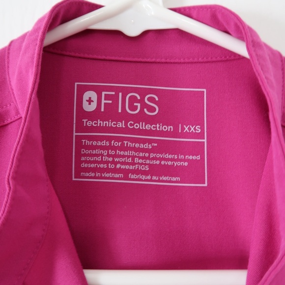 FIGS Limited Edition Raspberry Sorbet Set - Picture 3 of 10